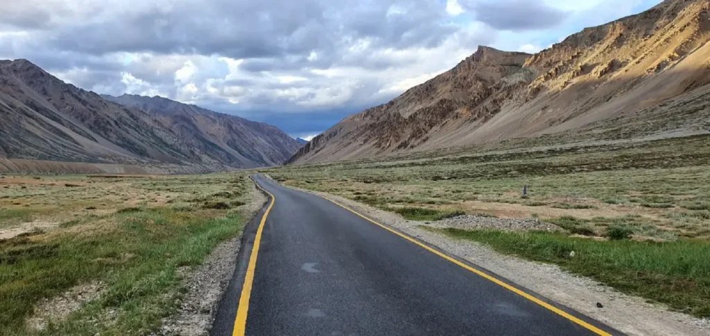 13-Day Motorcycle Tour India – The Ultimate Himalayas Escapade road