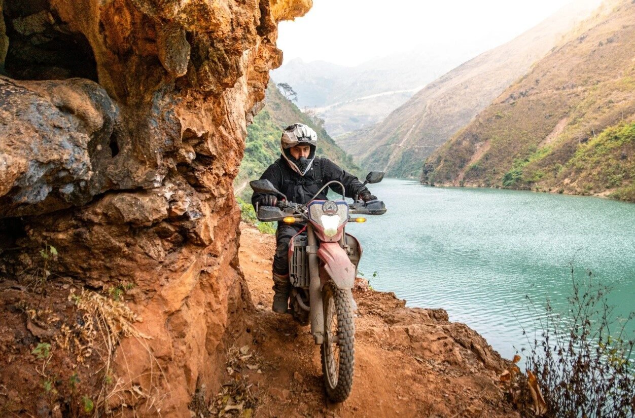 7 day adventure tour vietnam ha giang river view
