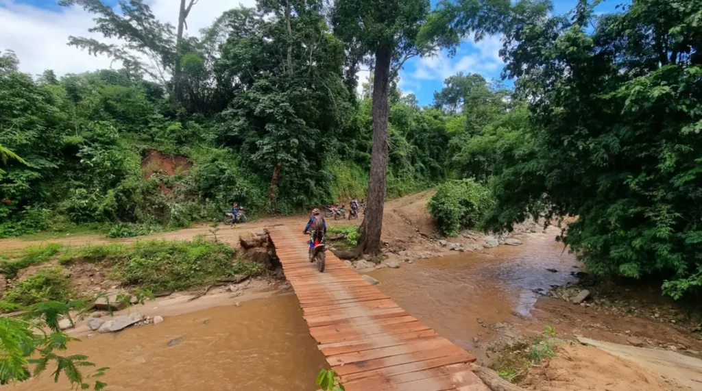 10 day north thailand motorcycle tour bridge crossing
