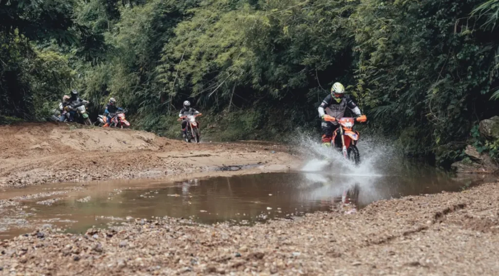 10 day north thailand motorcycle tour river crossing
