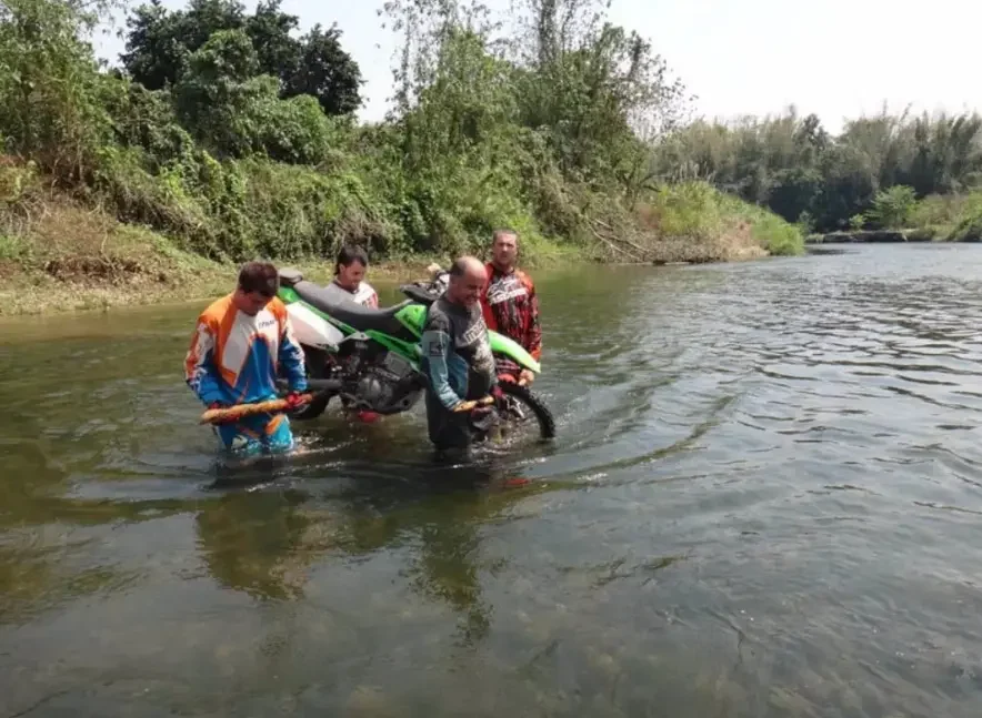 Motorcycle Day Tour Thailand – Pattaya Jungle Enduro Adventure river crossing