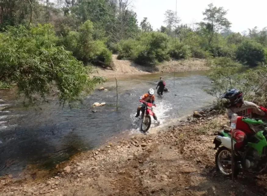 Motorcycle Day Tour Thailand – Pattaya Jungle Enduro Adventure river crossing